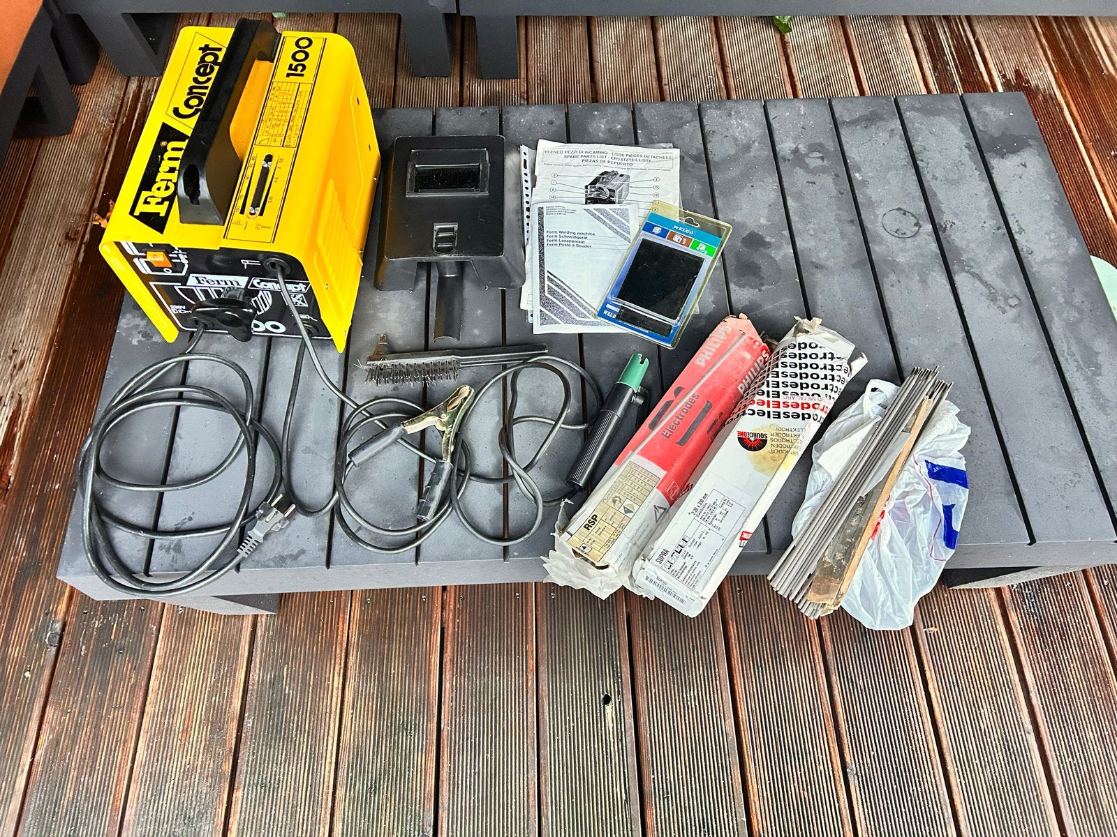 Ferm Concept 1500 Lasapparaat met elektroden, Ophalen of Verzenden, Gebruikt, 150 tot 250 ampère, Elektroden