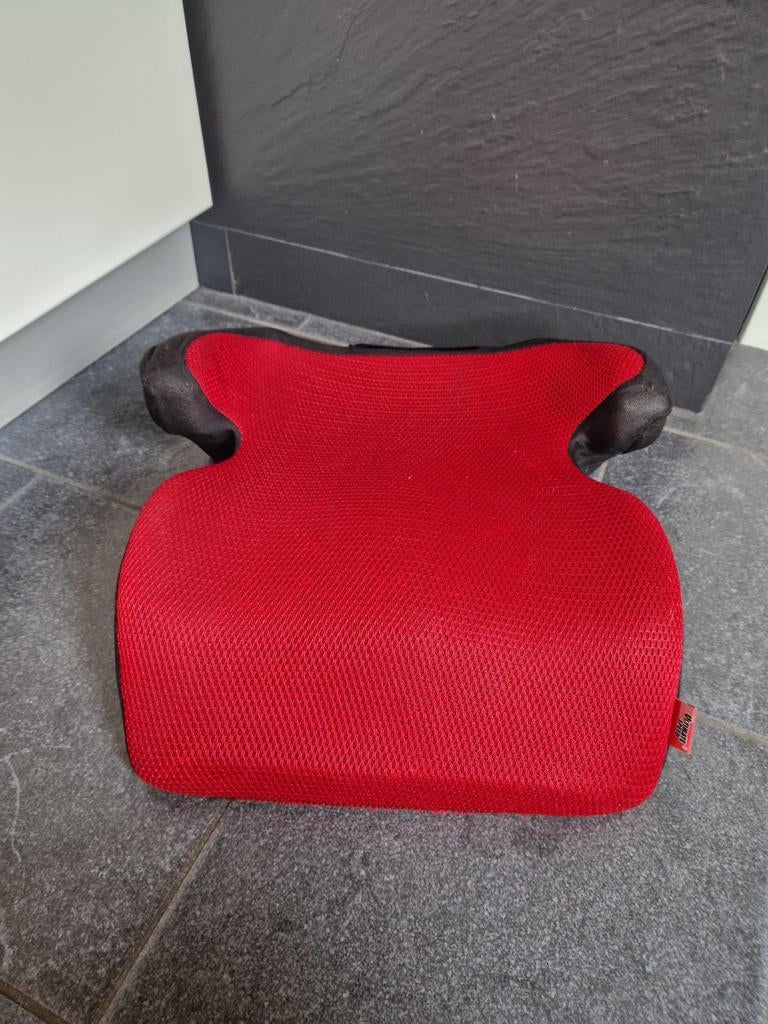 Rode stoelverhoger in goede staat, Overige merken, Autogordel, 15 t/m 36 kg, Ophalen of Verzenden