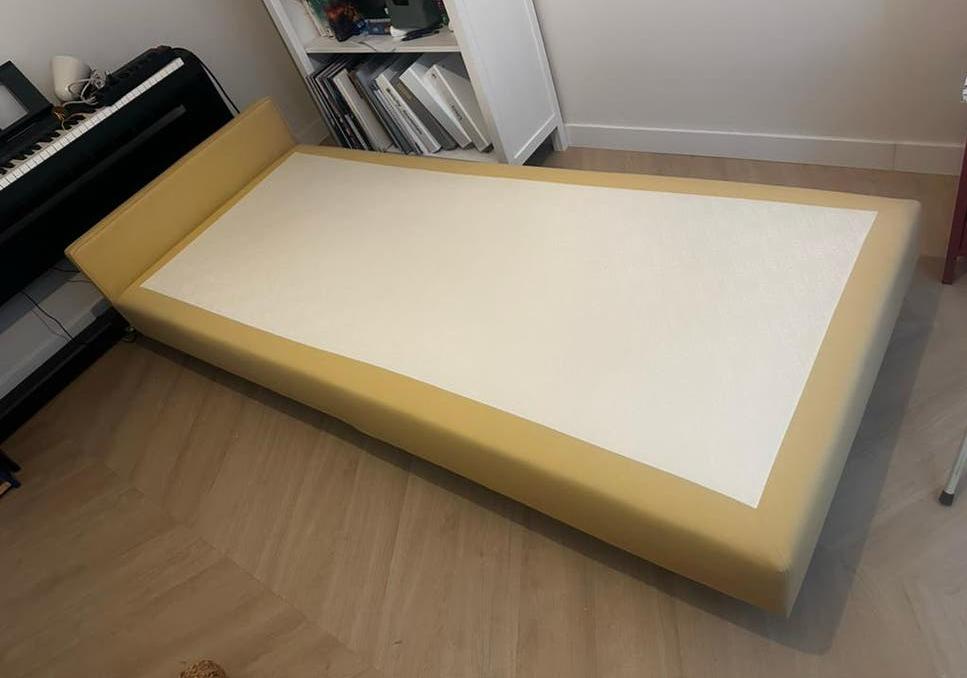 Twee boxsprings geel, Ophalen, Gebruikt, 90 cm, Overige kleuren