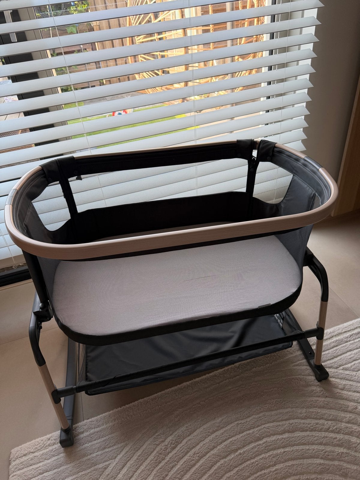 Maxi cosi iora air Co-Sleeper - minimaal gebruikt, Kinderen en Baby's, Babywiegjes en Ledikanten, Ophalen, Zo goed als nieuw, Wieg