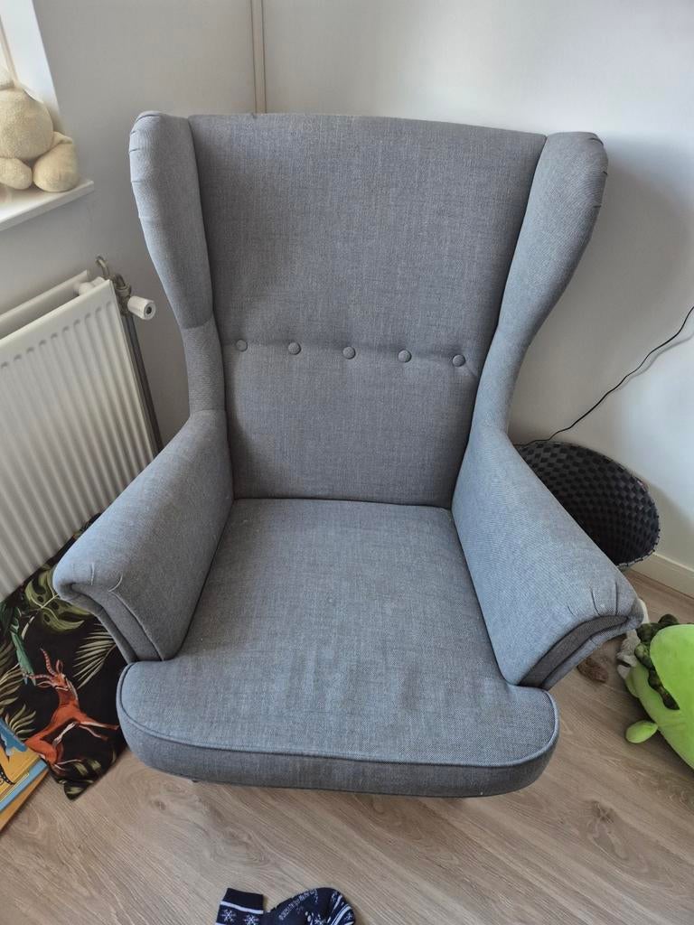 IKEA Strandmon fauteuil - Nordvalla donkergrijs, Huis en Inrichting, Stoelen, Ophalen, Modern, Klassiek, Gebruikt, Eén
