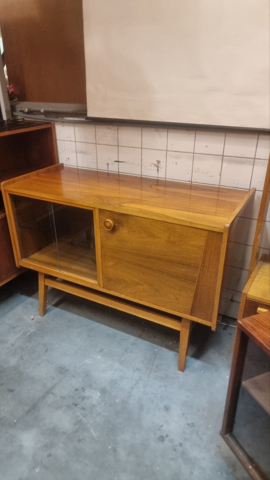 vintage dressoir met vitrine jaren 60, ,, Zo goed als nieuw, ,, ,