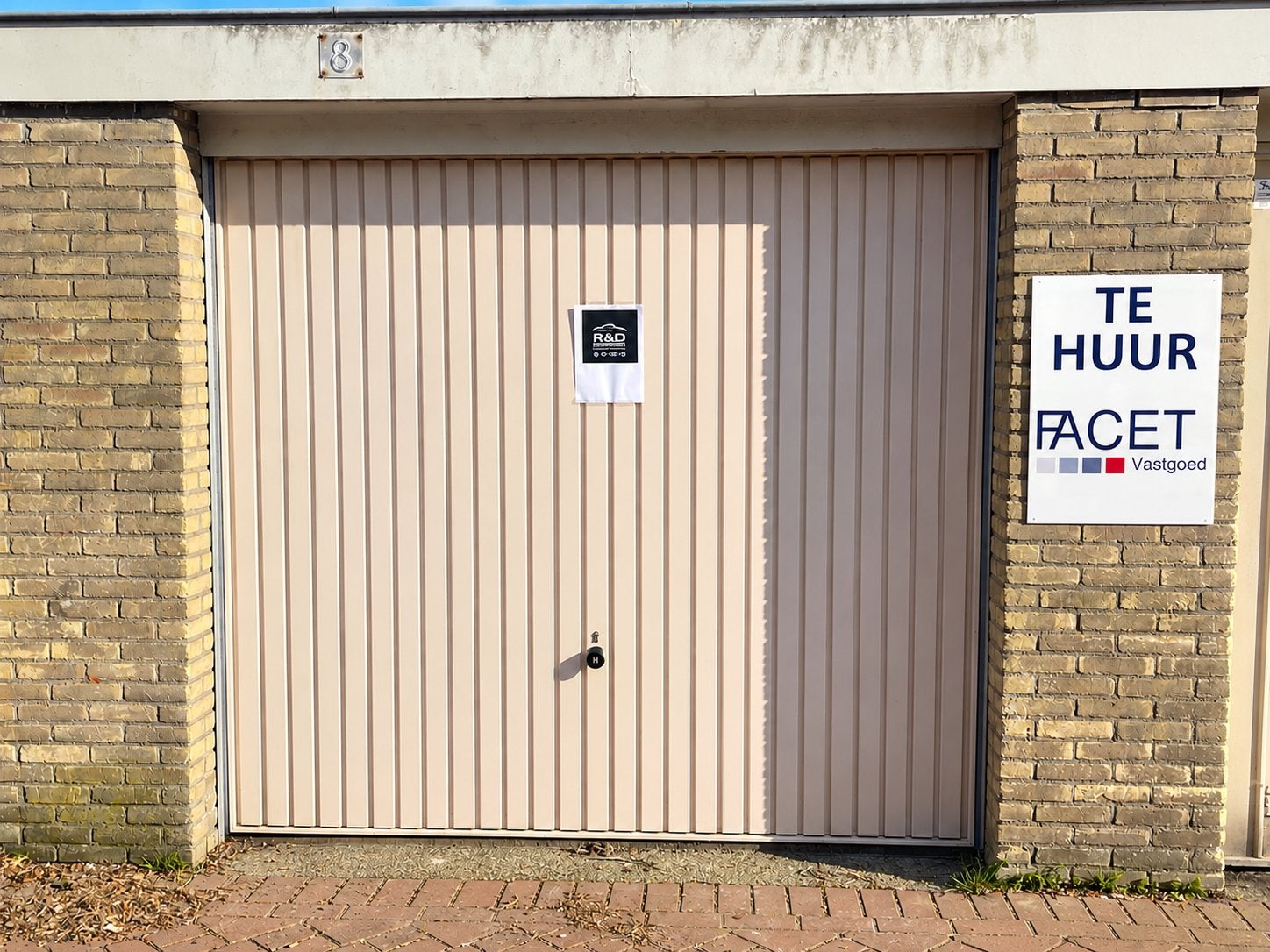 Ruime garagebox in Berkel en Rodenrijs, Zuid-Holland