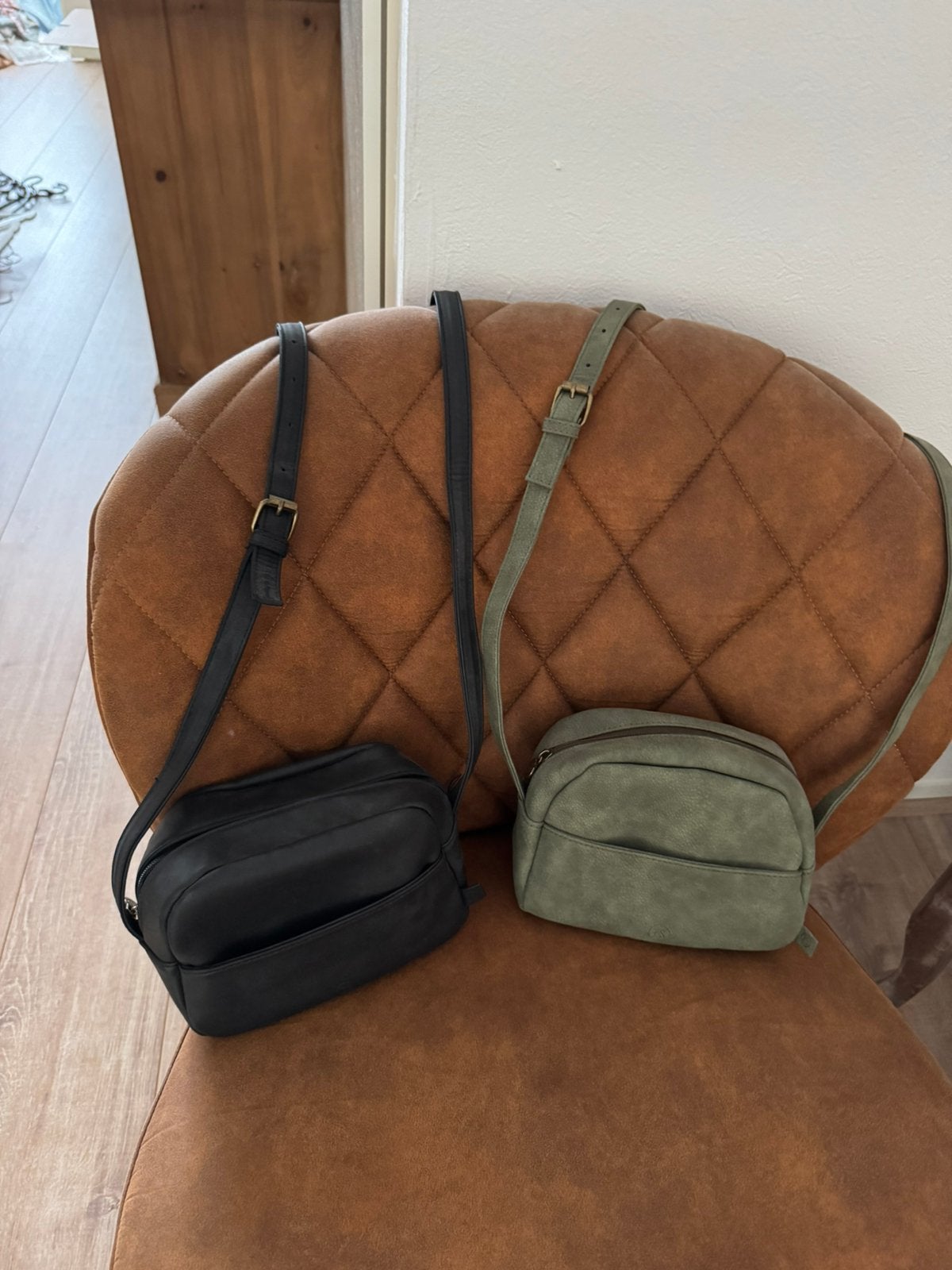 Twee zusss tasjes, Ophalen
