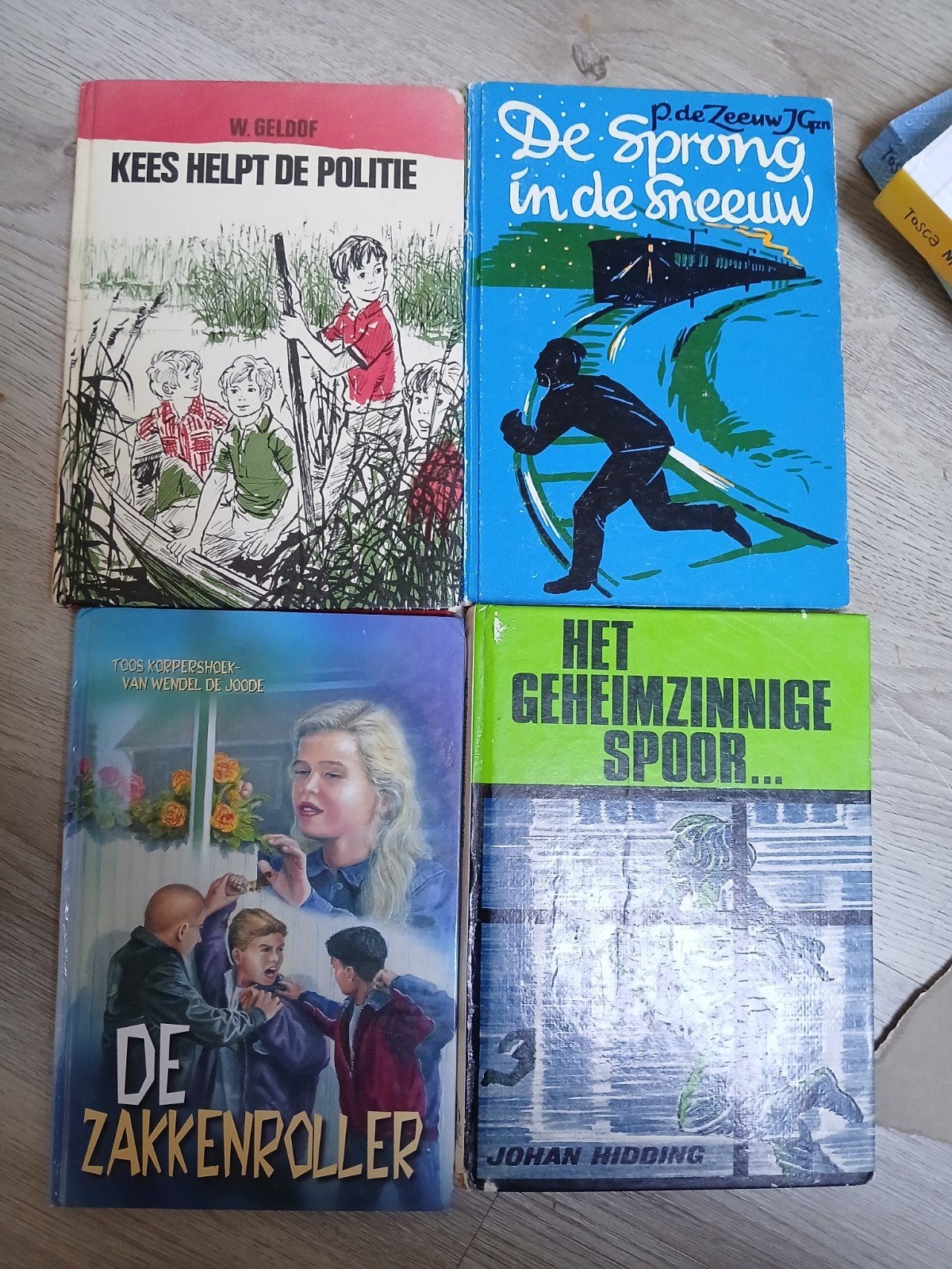 4 Jeugdboeken: De Zakkenroller, Kees Helpt de Politie, etc., Ophalen of Verzenden, Gelezen, Fictie algemeen