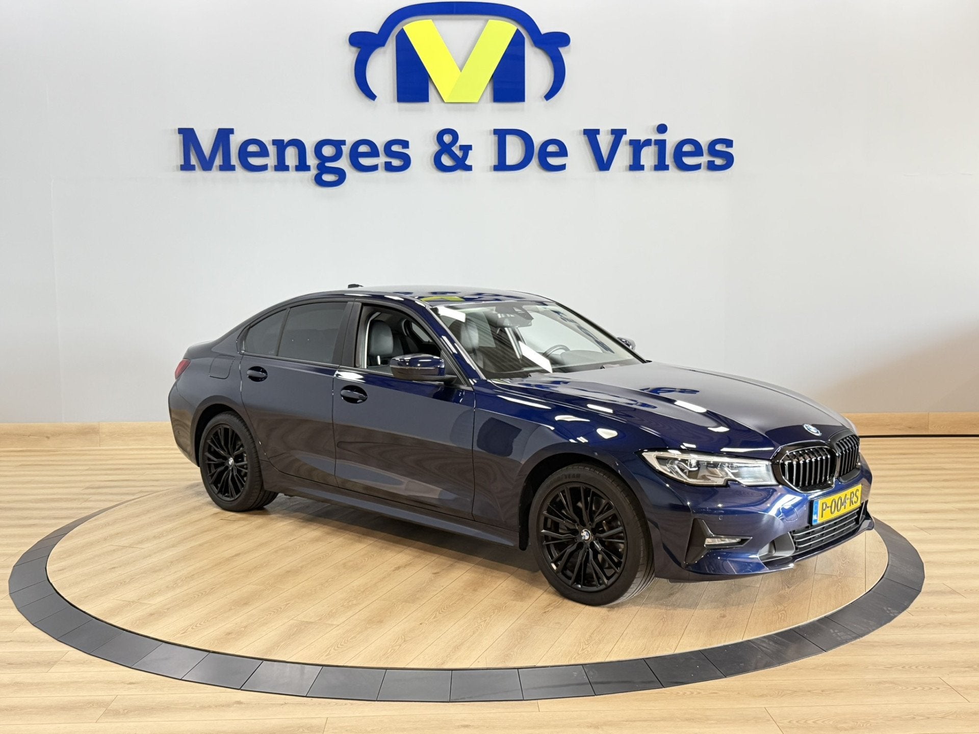 BMW 3-serie 320e Business Edition Plus Airco ECC | Camera |, Auto's, BMW, Automaat, Gebruikt, 4 cilinders, Blauw