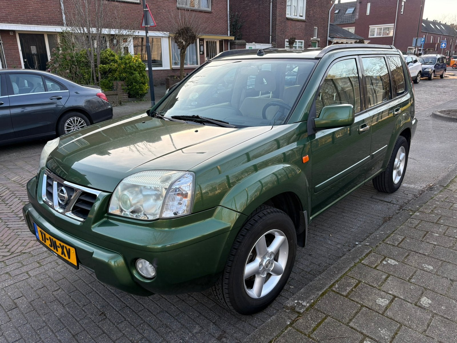 Nissan X-Trail 2.0 AUT 2002 Groen, Auto's, Nissan, Automaat, 4 cilinders, 75 €/maand, Vierwielaandrijving