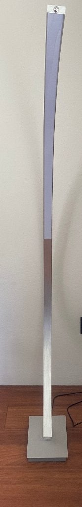 Staande led vloerlamp, Ophalen, Kunststof, Zo goed als nieuw, Modern