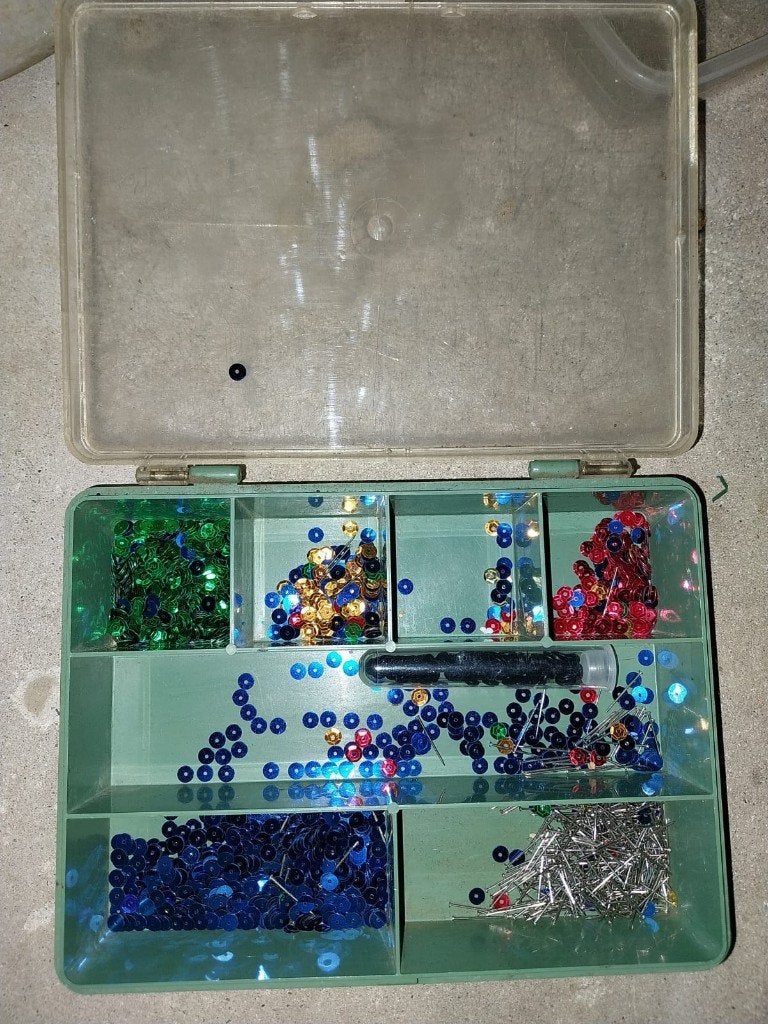 Hobbydoos met lovertjes / pailletten, Hobby en Vrije tijd, Ophalen, Gebruikt, Knutselmateriaal