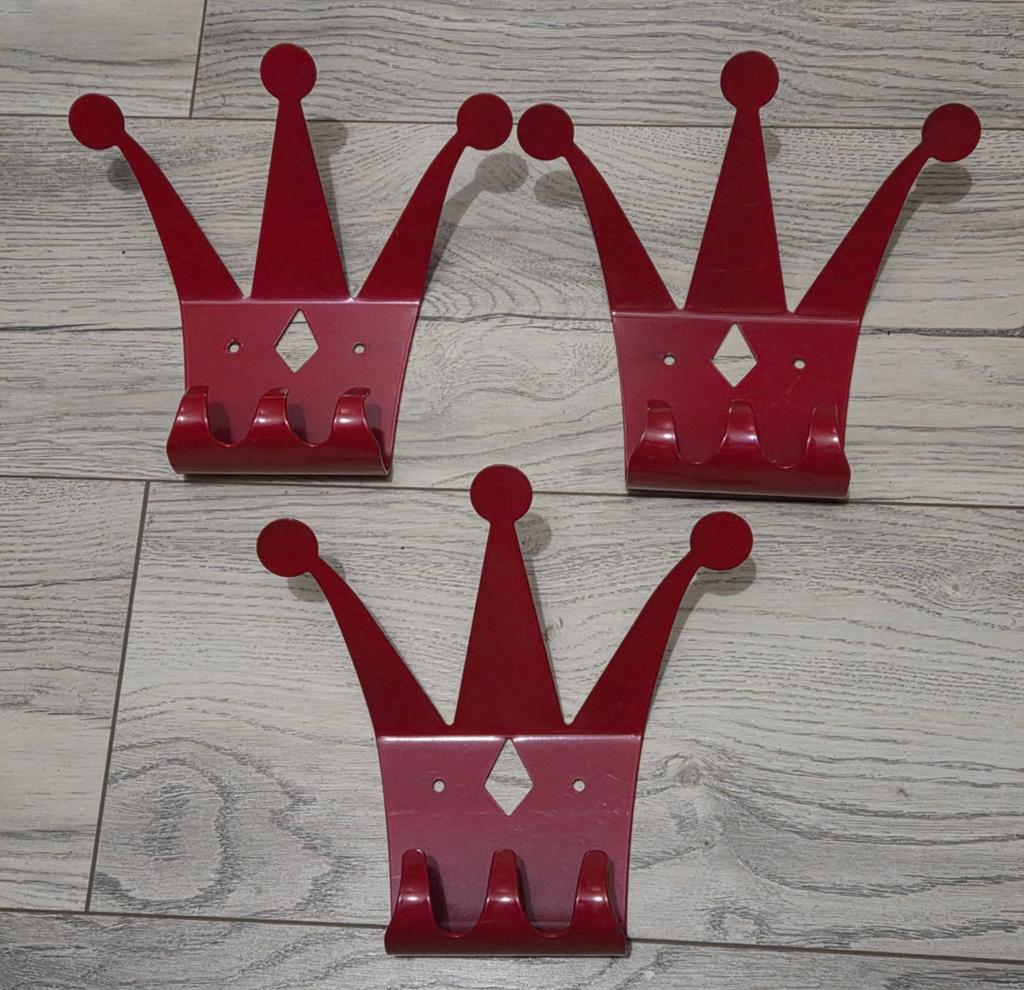 3 metalen kapstokken in kroon vorm - rood, Wandkapstok, Gebruikt, Ophalen of Verzenden, Minder dan 100 cm