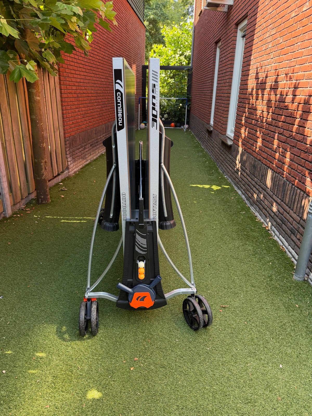 Cornilleau 300S Outdoor Tafeltennistafel perfecte conditie, Sport en Fitness, Tafeltennis, Ophalen, Gebruikt, Tafel Outdoor, Inklapbaar