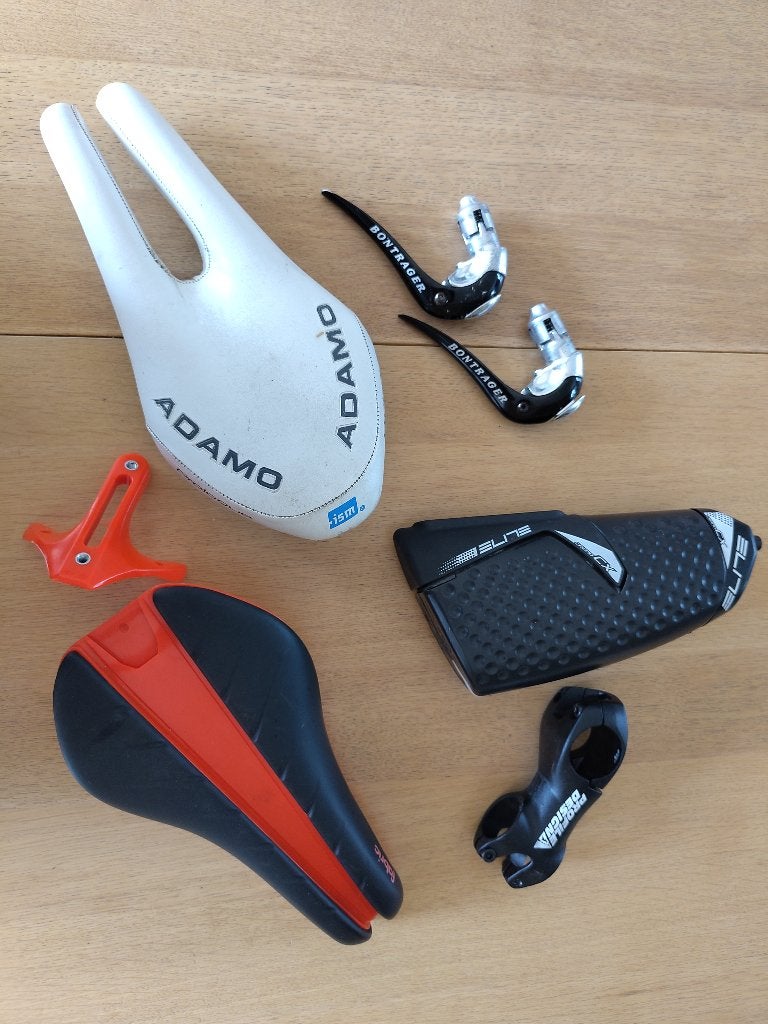 Opruiming zadels en andere tijdrit / triathlon spullen, Gebruikt, Verzenden, Overige materialen, Overige typen