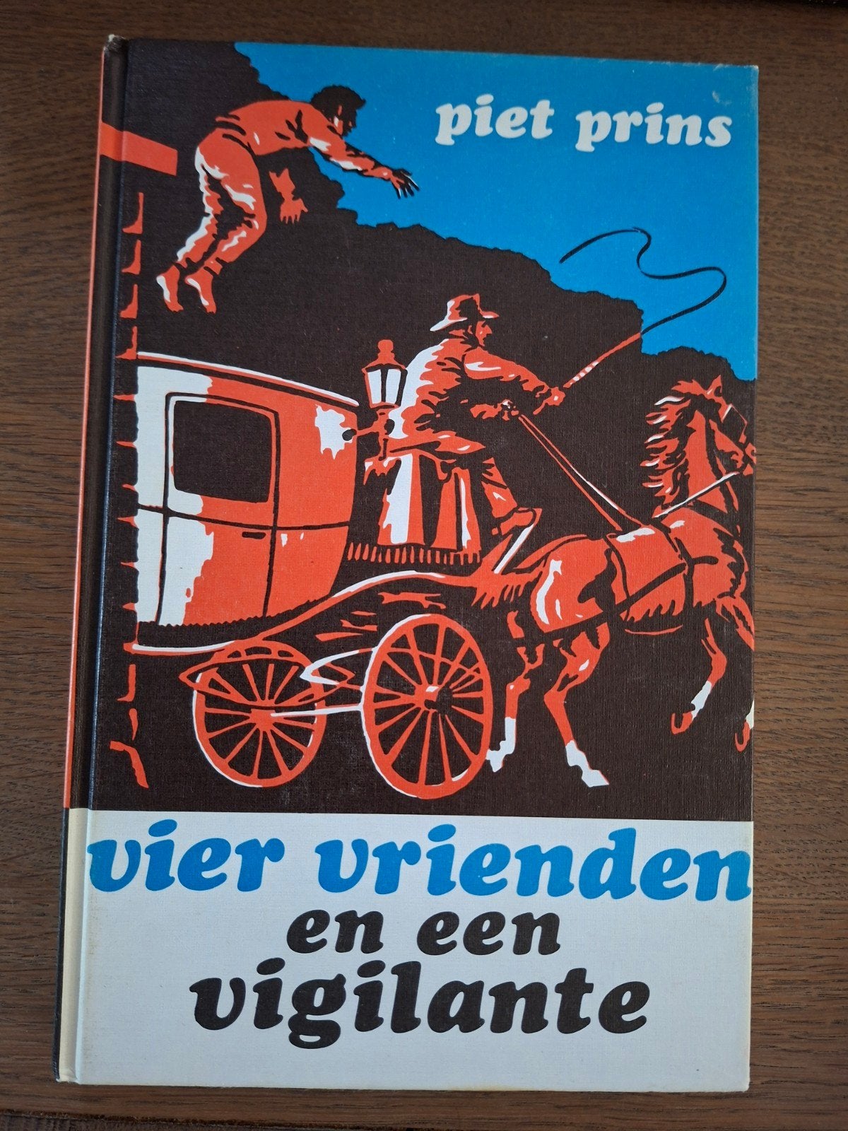 Piet Prins - Vier vrienden en een vigilante, Boeken, Ophalen of Verzenden, Gelezen, Piet Prins, Fictie
