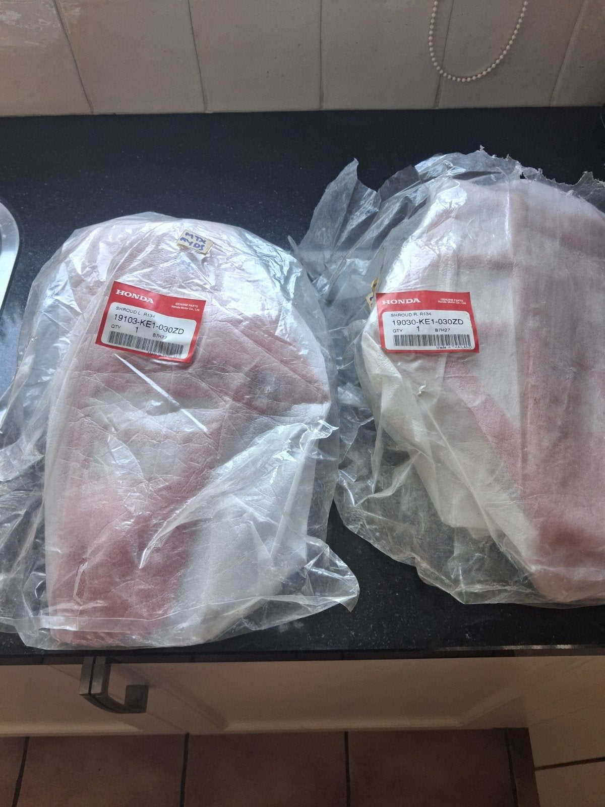 Honda MTX R2 Tankkappen NOS Rood R134 (set), Ophalen of Verzenden, Nieuw