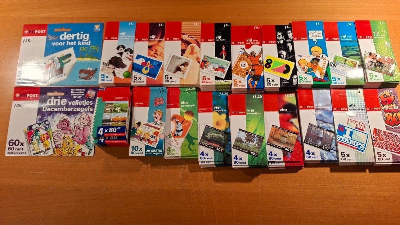 ned, hangboekjes 300 stuks postfris., Ophalen of Verzenden, Nederland