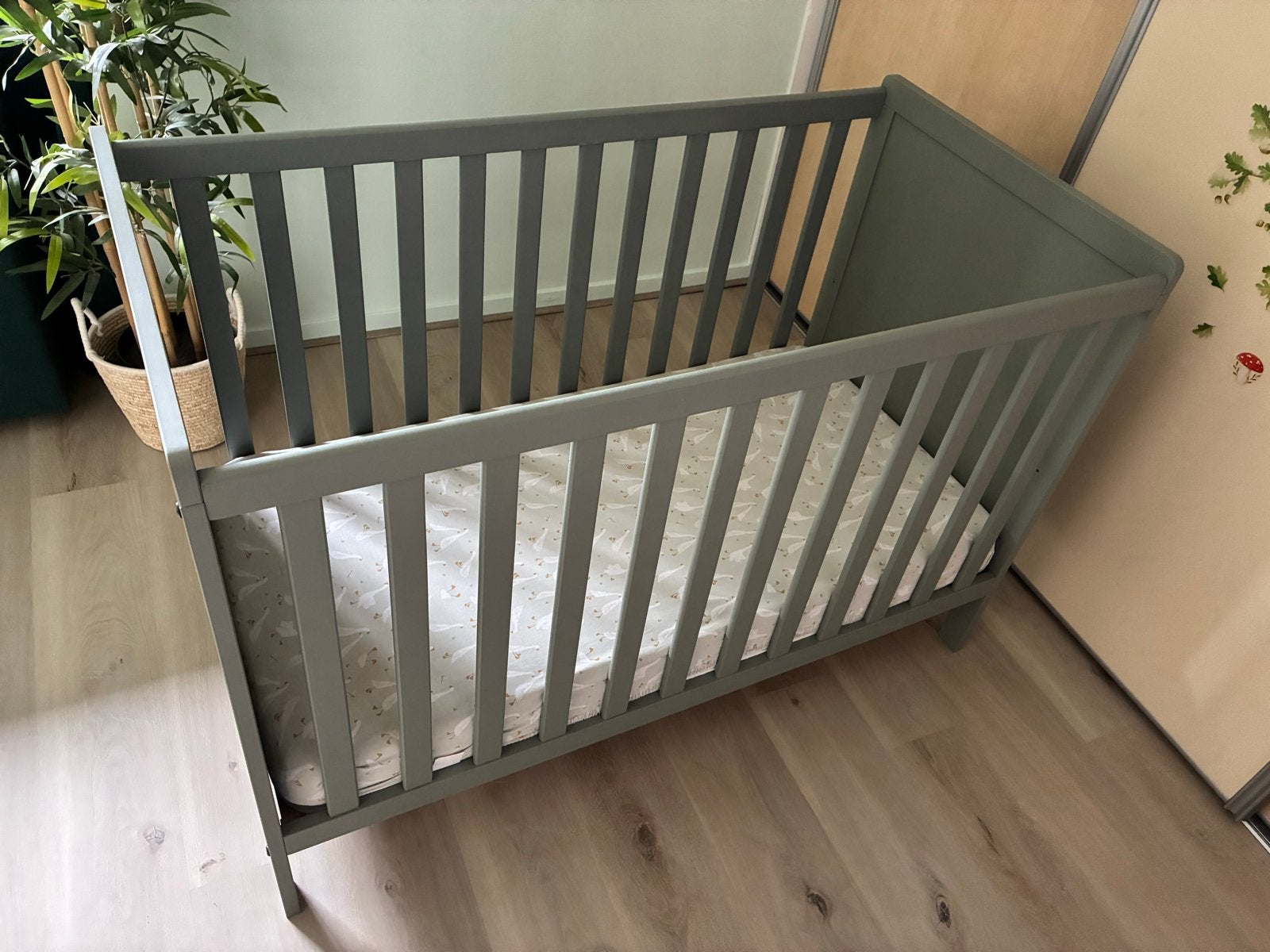 Europe Baby Ralph Ledikant 60x120 Matt Seagreen, Kinderen en Baby's, Babywiegjes en Ledikanten, Ophalen, Gebruikt, Ledikant