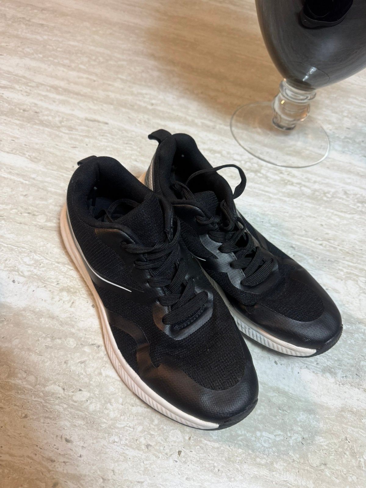 Hardloopschoenen, Zwart, Ophalen of Verzenden, Sneakers of Gympen, Zo goed als nieuw
