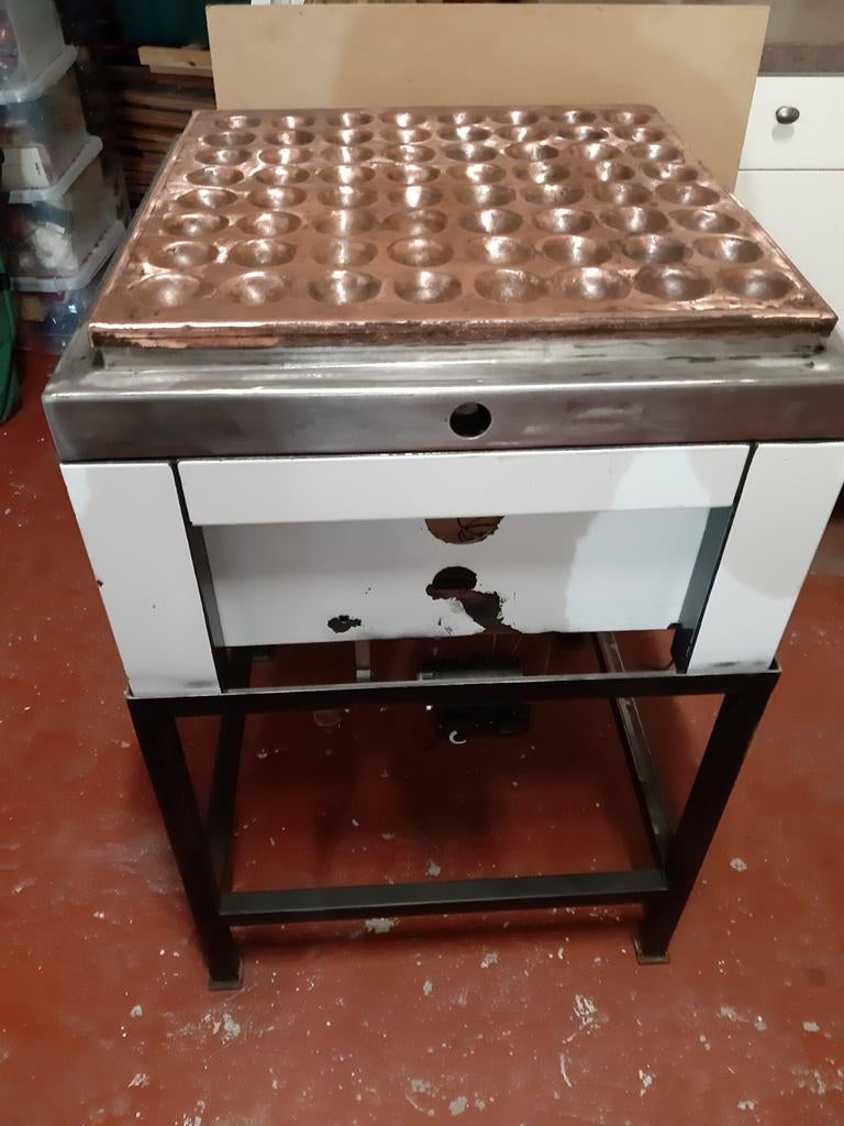 Poffertjespan van koper 64 doppen, Huis en Inrichting, Keuken | Servies, Ophalen, Overige materialen, Overige stijlen