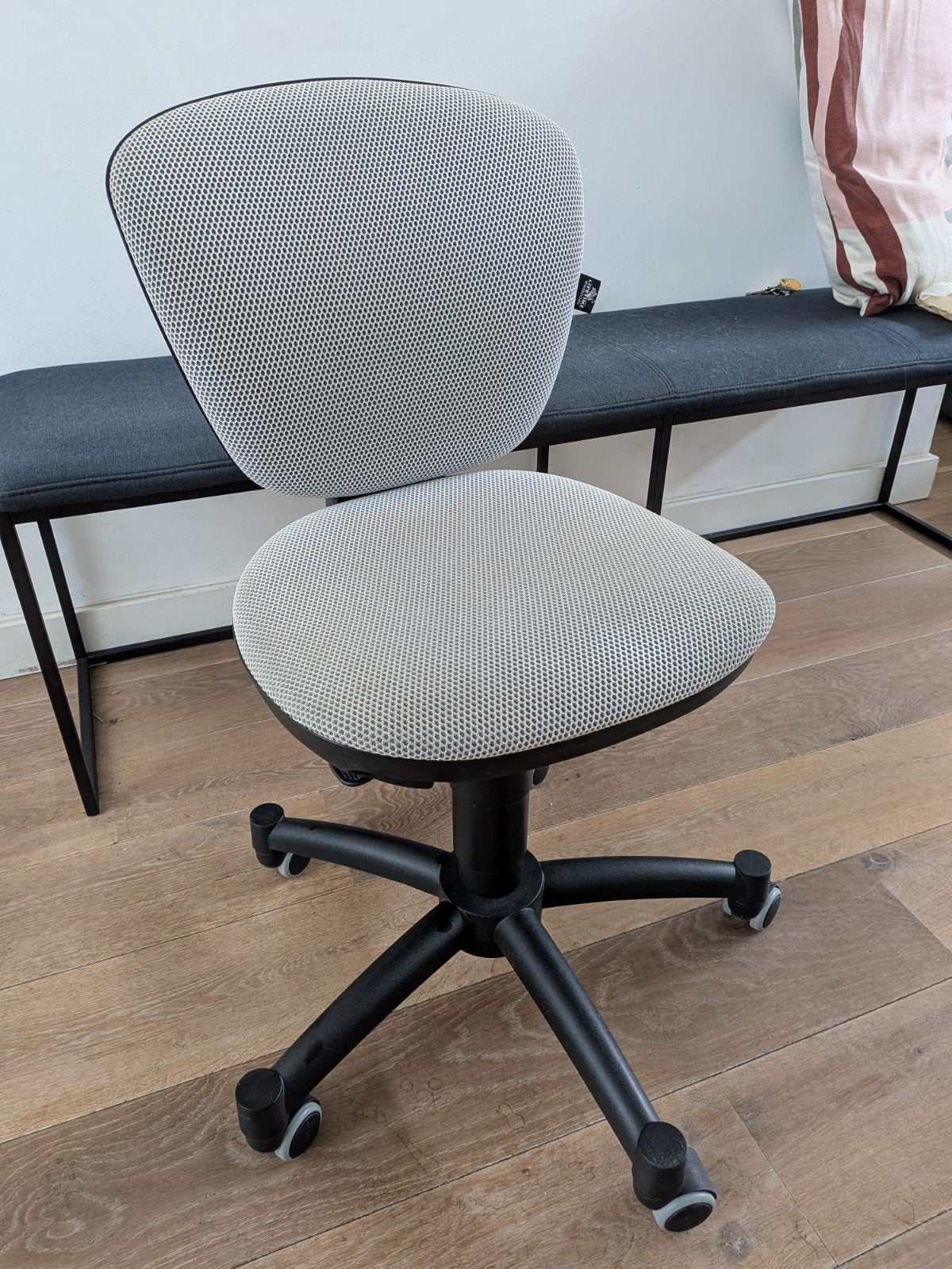 Foto 2 van Lifetime Kidsrooms Bureaustoel - Ergokid 15 Jet
