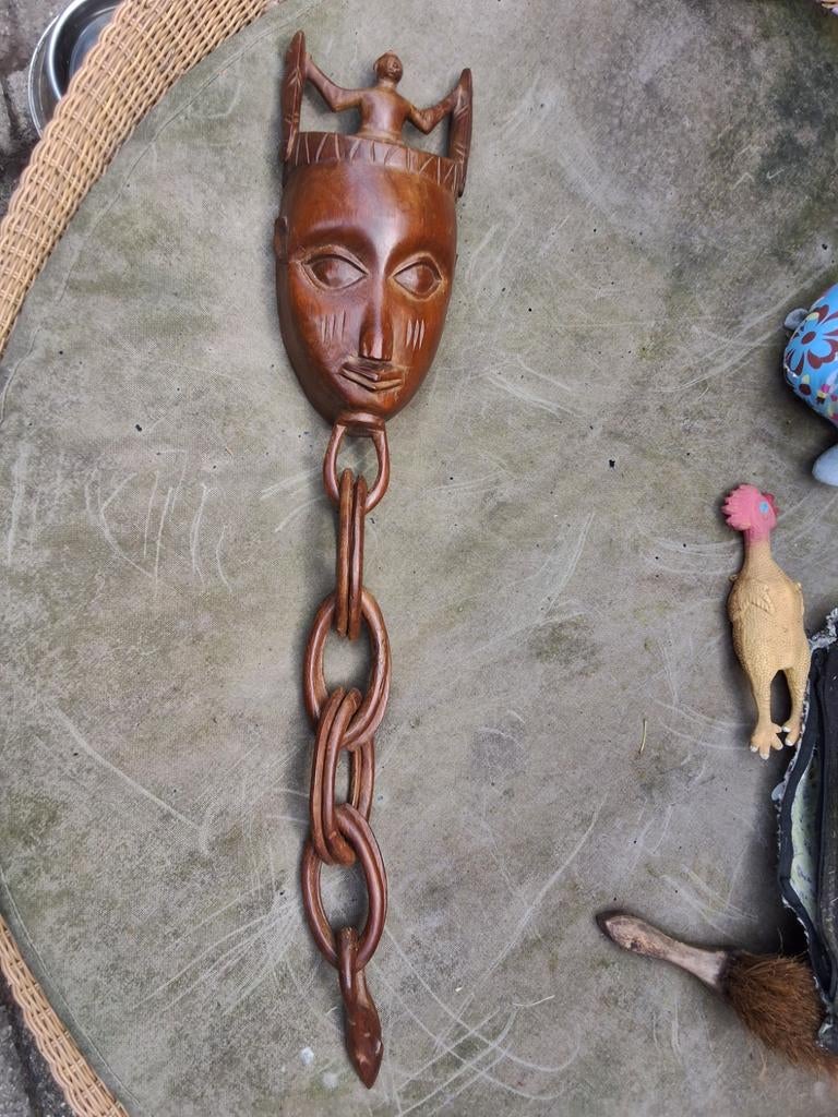 Orgineel groot  Afrikaans houten masker met ketting, Ophalen of Verzenden