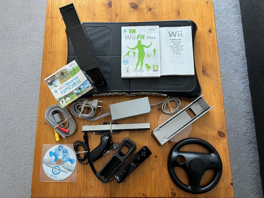 Nintendo Wii fit plus en kart pakket, Spelcomputers en Games, Ophalen, Gebruikt, Met 1 controller, Met games