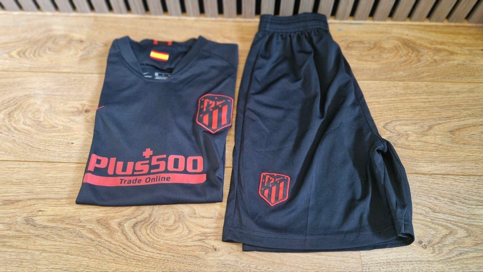 Uittenue Atletico Madrid maat S, Ophalen of Verzenden, Zo goed als nieuw, Shirt