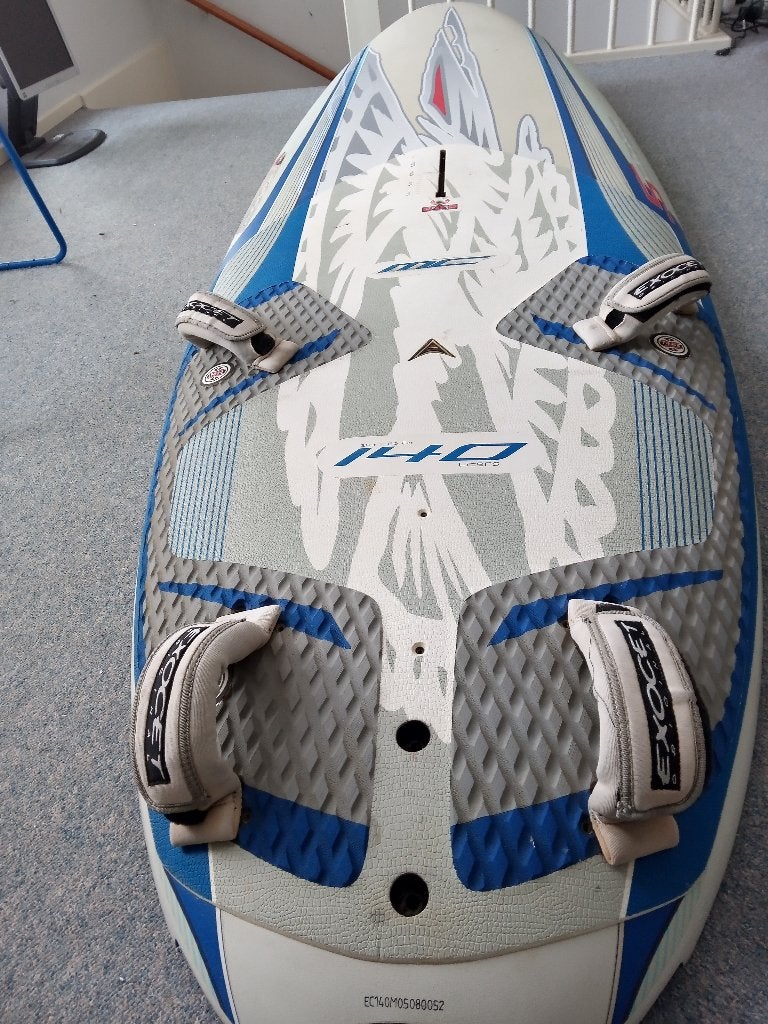 🏄‍♂️🌅 Board Exocet ,complete  surfsetmooi🏄🏄‍♀️🏄‍♂️, 250 tot 300 cm, 5 tot 6.5 m², Met mast, Zo goed als nieuw