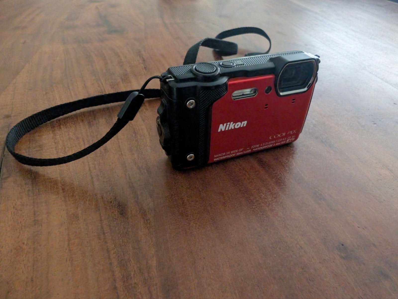 Nikon Coolpix W300 - Robuuste compactcamera, Beeldstabilisatie, Accu, Ophalen of Verzenden, Zo goed als nieuw