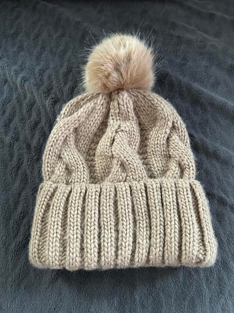 H&M Gebreide Muts met Pompon - Beige, Ophalen of Verzenden, Zo goed als nieuw, Maat 38/40 (M), Muts