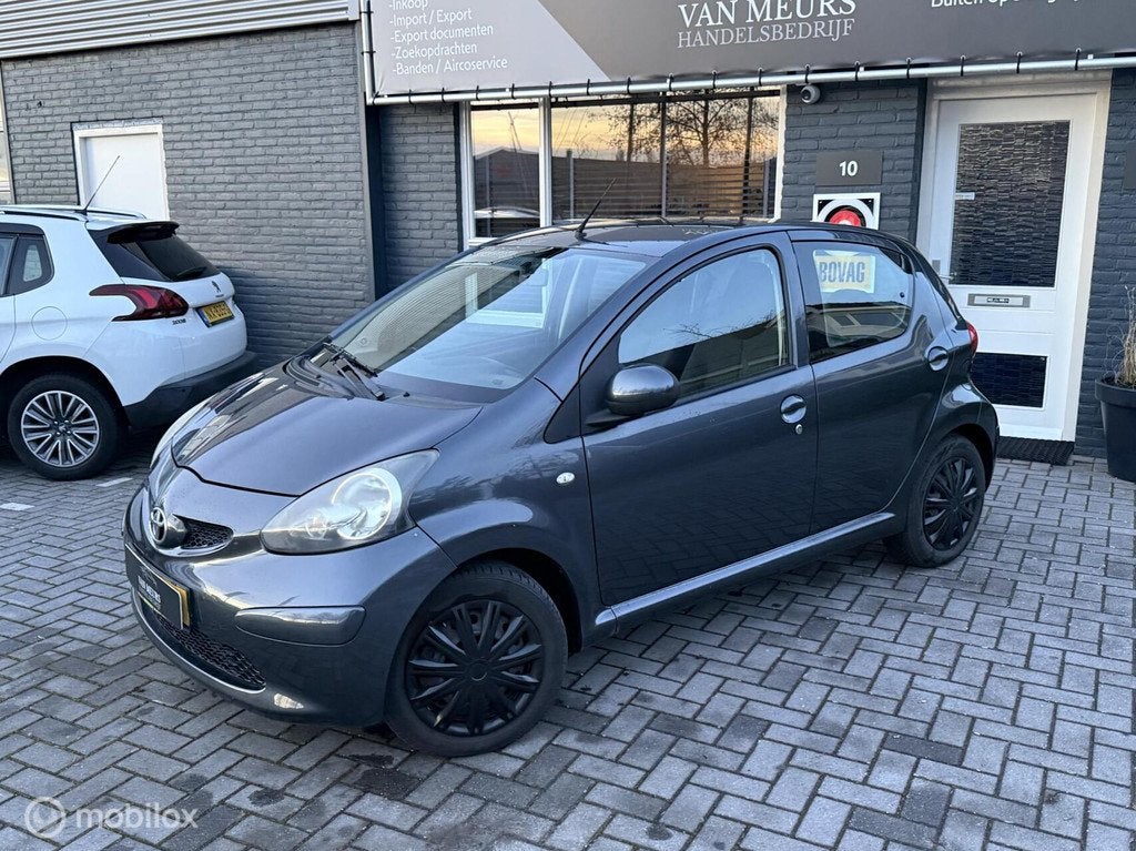 Toyota Aygo 1.0-12V +, 5 deurs, apk 05-2027, Auto's, Toyota, Voorwielaandrijving, Stof, Gebruikt, Zwart