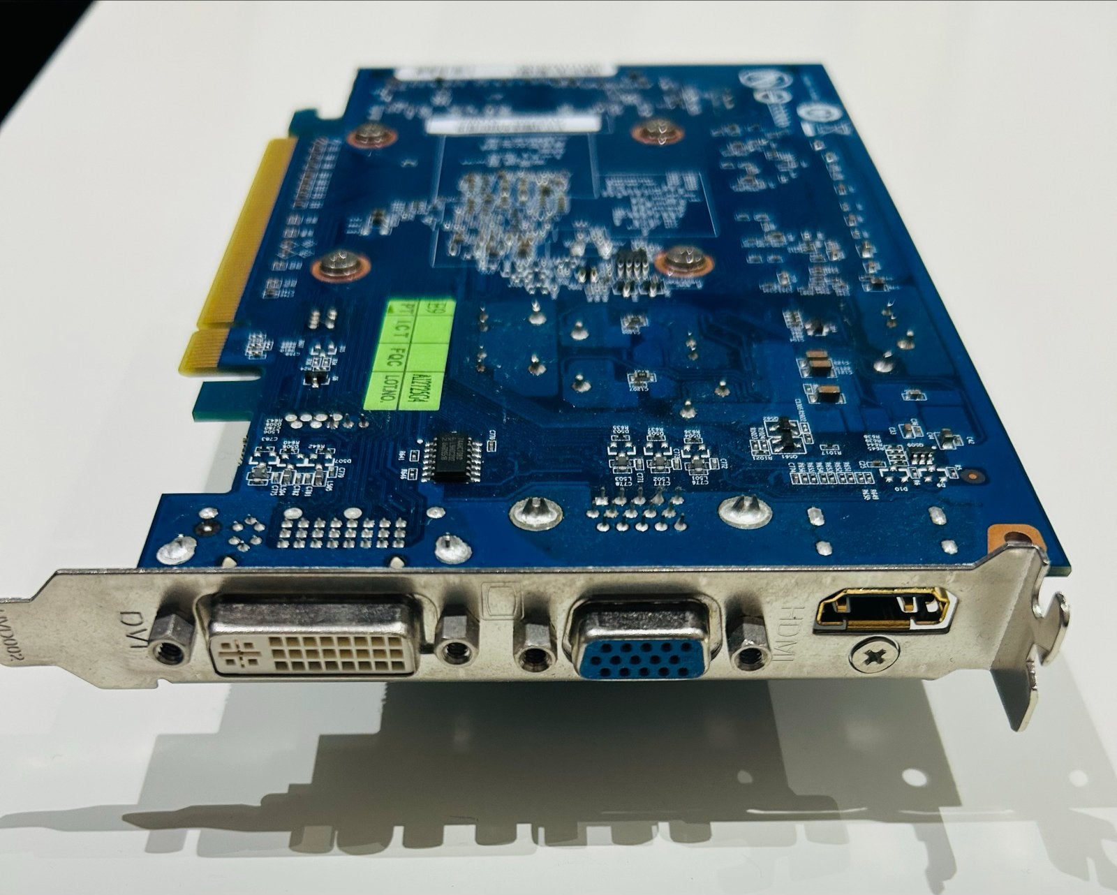 Gigabyte NVIDIA GeForce GT 210 1GB Grafische Kaart, Computers en Software, Videokaarten, Gebruikt, HDMI, GDDR3, Ophalen of Verzenden
