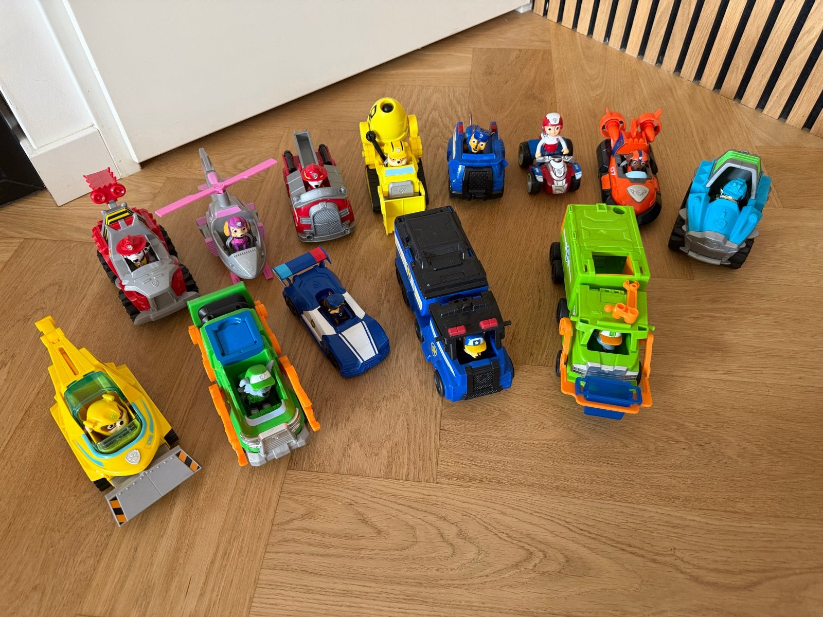 Diverse Paw Patrol Voertuigen en Figuren, Ophalen, Gebruikt