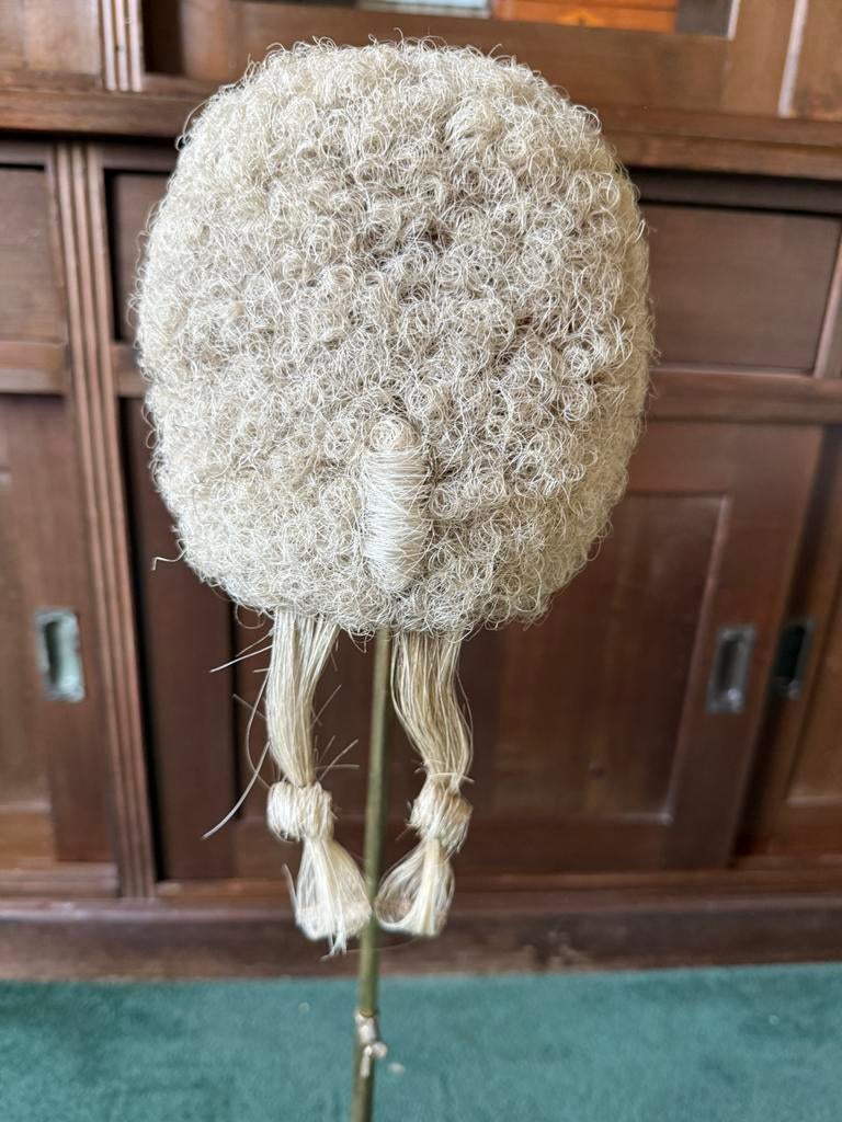 Antieke advocatenpruik advocaat barrister wig van haar, Ophalen