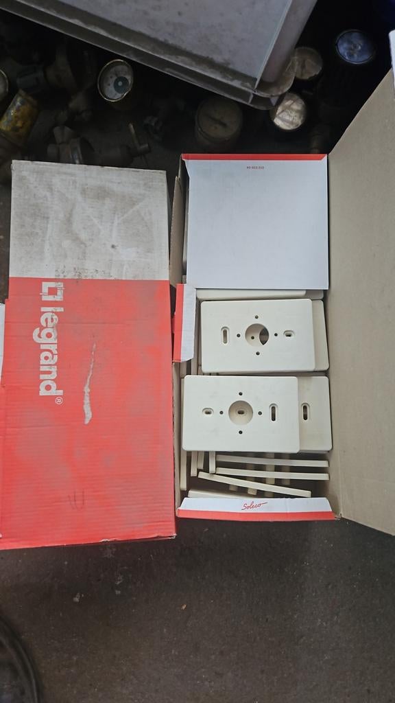 Legrand beslagplaatjes, Hobby en Vrije tijd, Ophalen of Verzenden, Nieuw