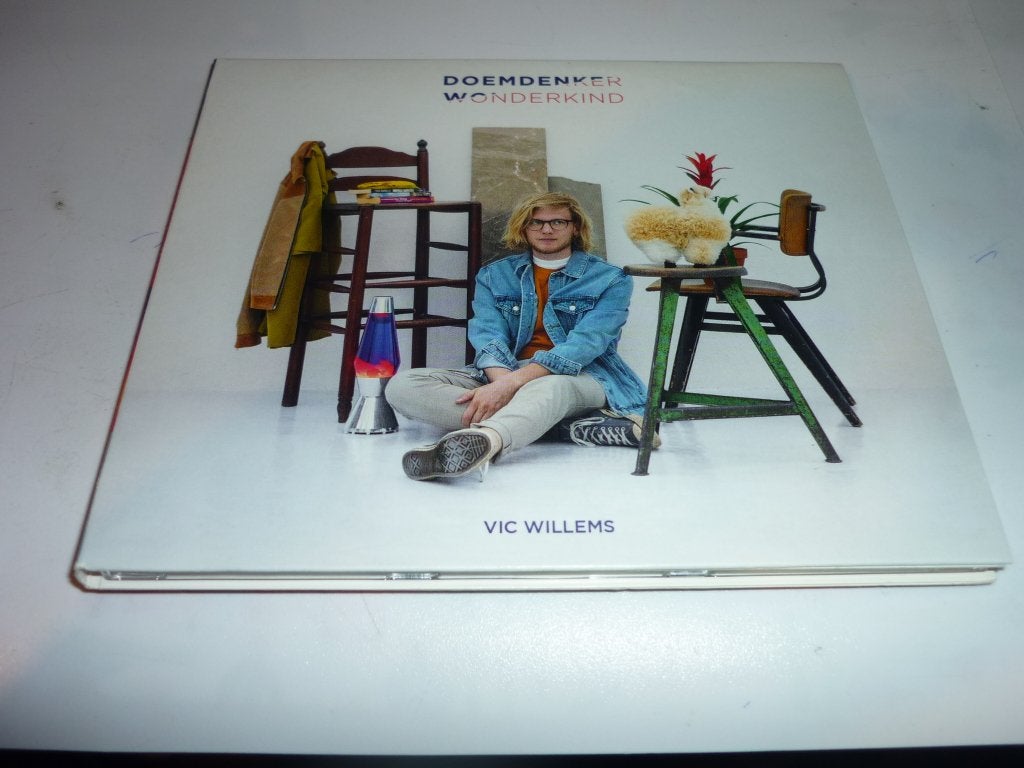 Vic Willems - Doemdenker / Wonderkind CD, Inclusief boekje, Singer-songwriter, Ophalen of Verzenden, Zo goed als nieuw