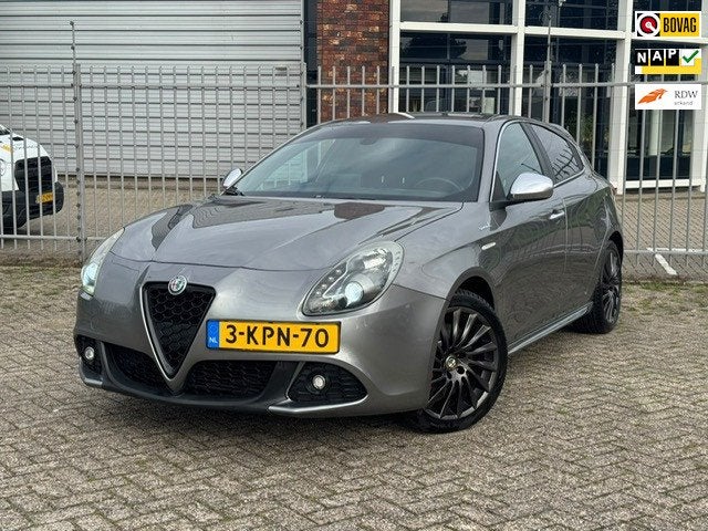 Alfa Romeo Giulietta 1.4 T Business Executive-Sportiva +Xeno, Auto's, Euro 5, Zwart, 4 cilinders, Leder en Stof