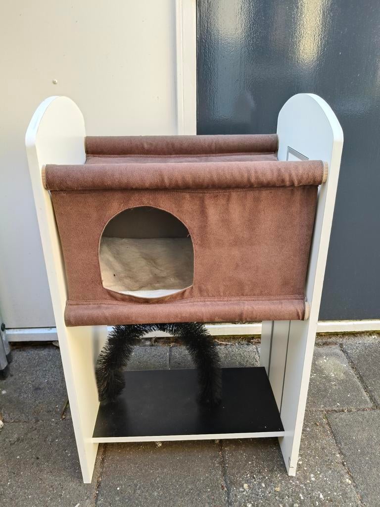 Kattenhuisje, Ophalen