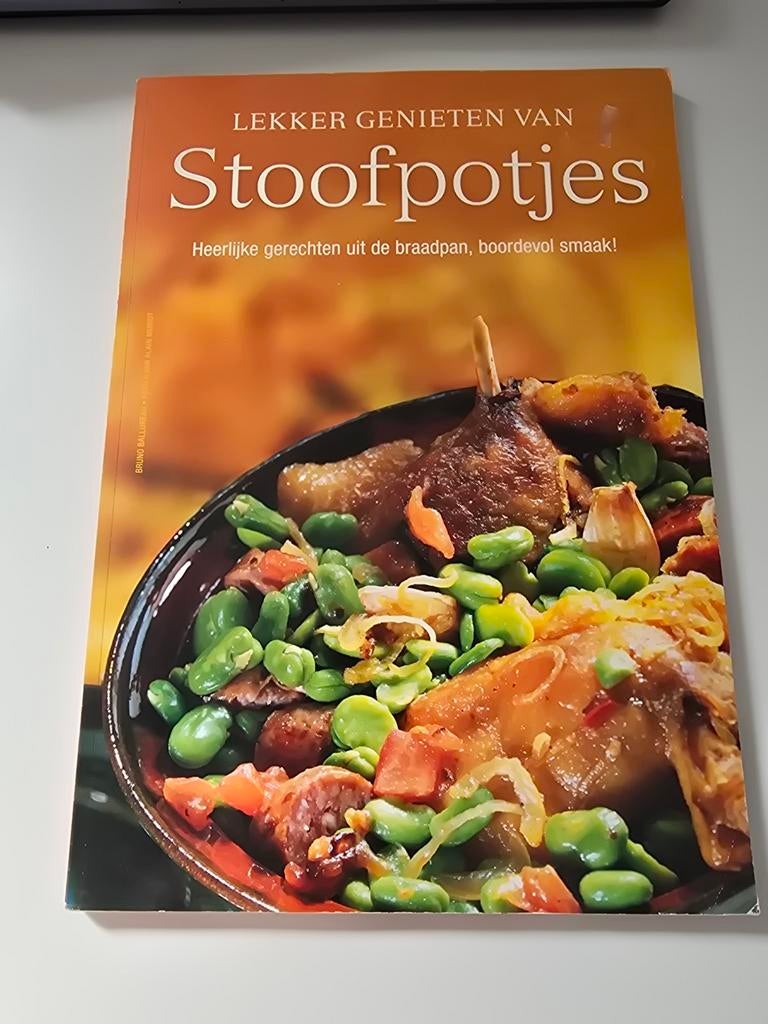 Kookboek  Stoofpotjes, Ophalen of Verzenden, Zo goed als nieuw