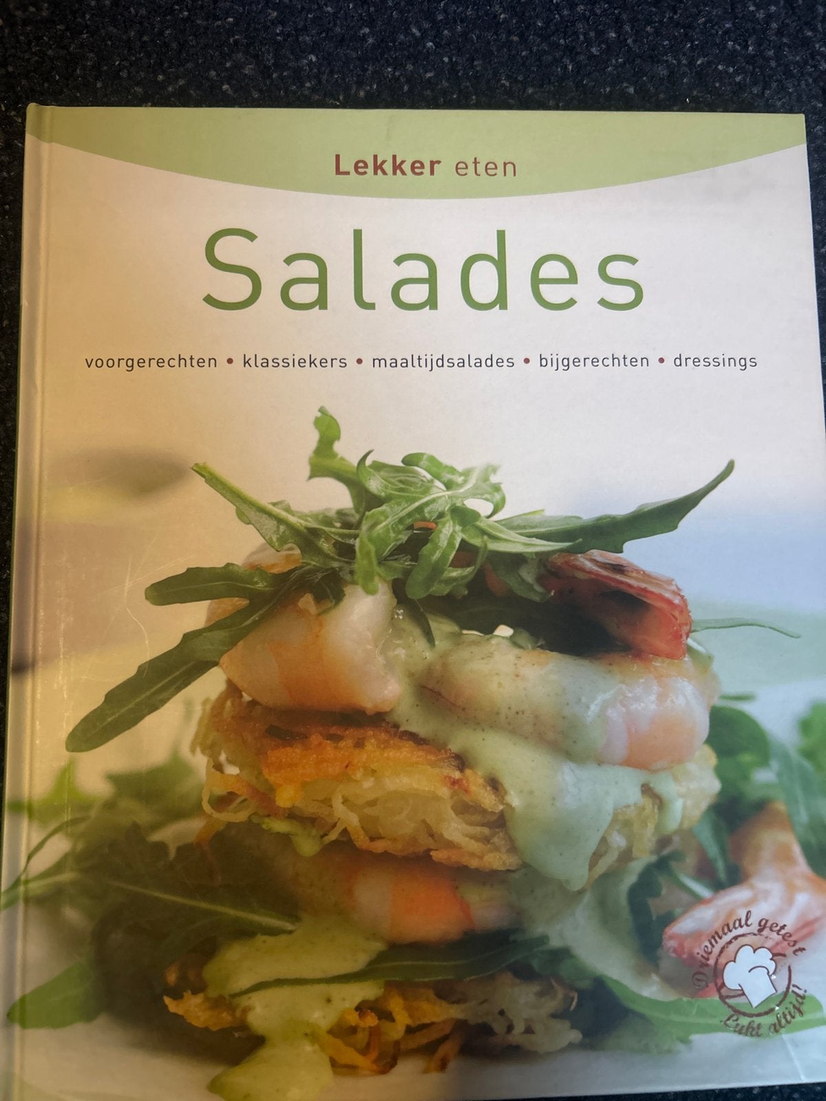 Lekker eten Salades - Kookboek met diverse recepten, Ophalen of Verzenden, Zo goed als nieuw, Europa, Voorgerechten en Soepen