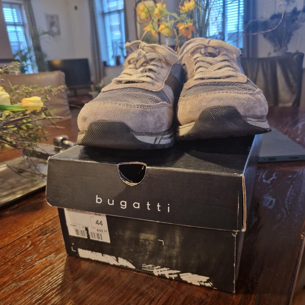 Bugatti herenschoenen 44 suède, Ophalen of Verzenden, Zo goed als nieuw, Overige kleuren