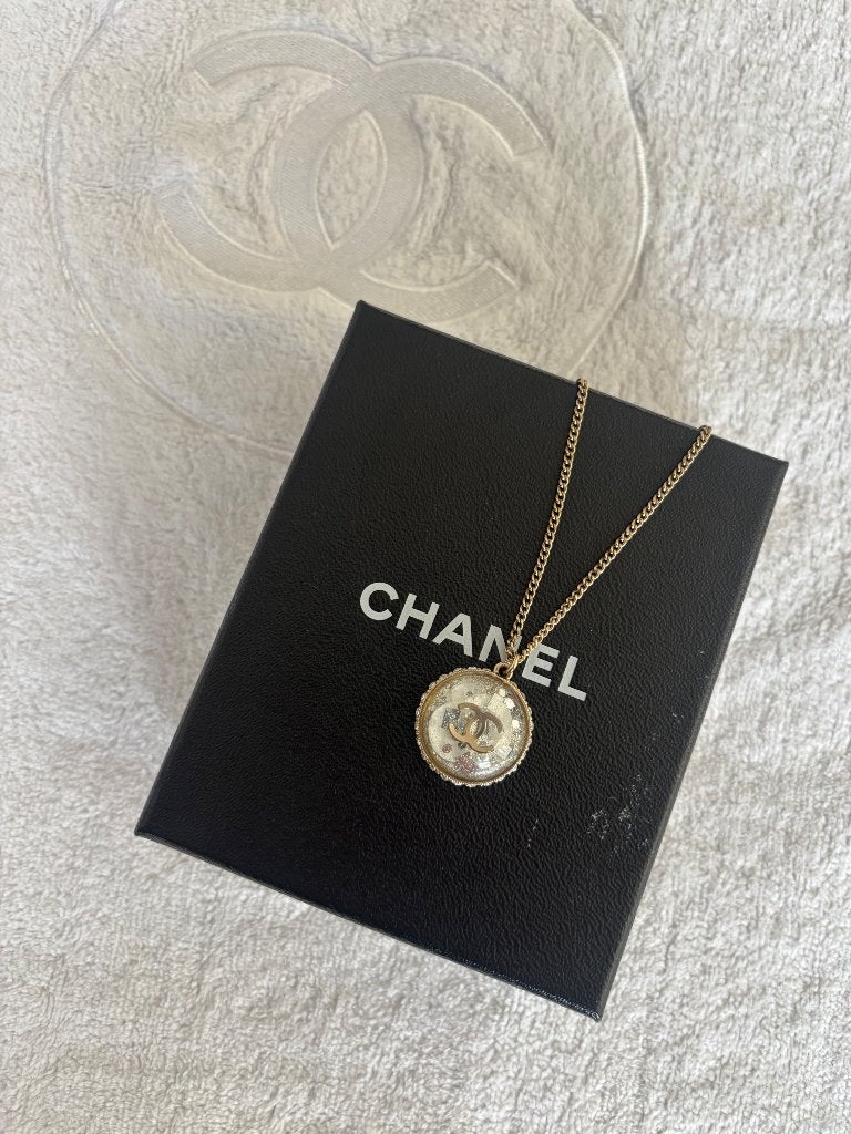Chanel CC Glitter Dome Ketting – Collectie 2012, Overige materialen, Ophalen of Verzenden, Zo goed als nieuw, Met hanger