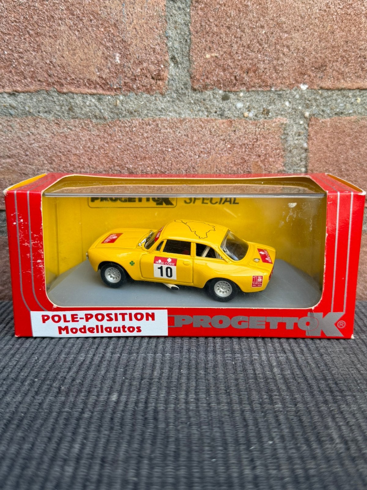 1:43 Progetto K Alfa Romeo grand prix Nürburgring 1996.49,50, Hobby en Vrije tijd, Ophalen of Verzenden, Zo goed als nieuw, Auto