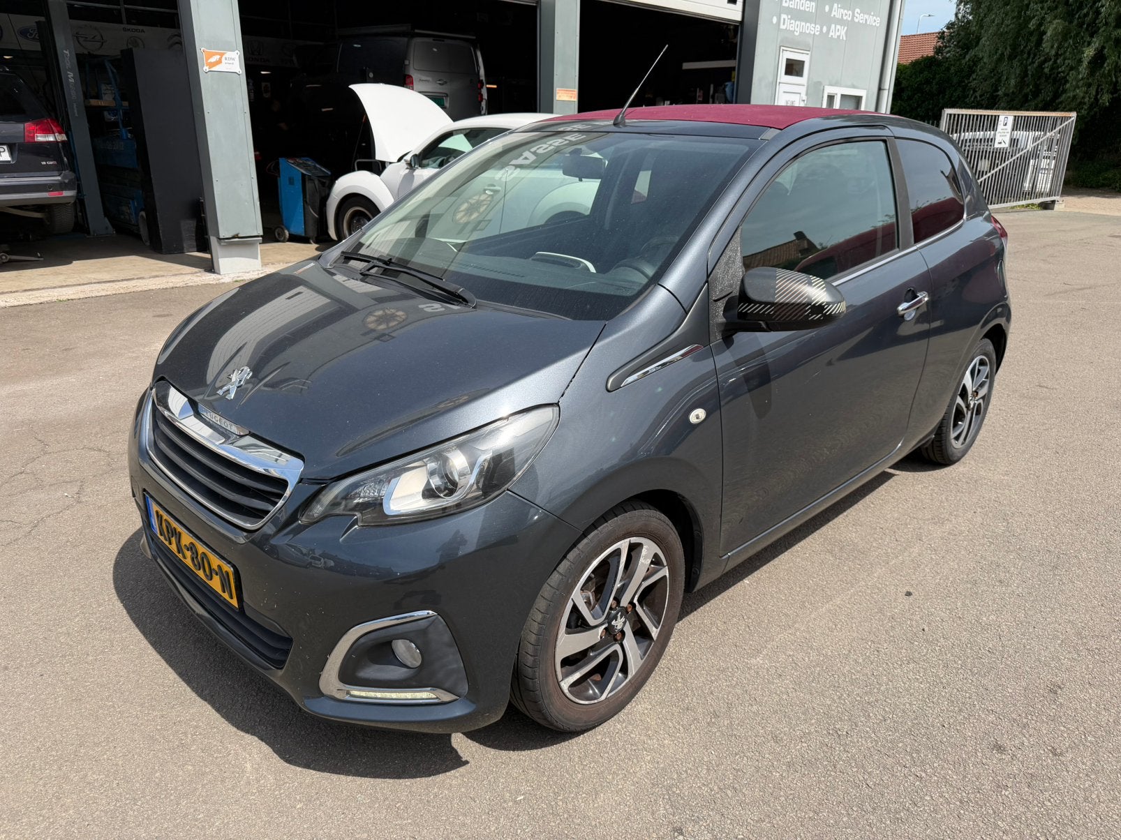 Peugeot 108 1.2 Vti Topi ALLURE Cabrio leder airco navi, Auto's, Peugeot, Voorwielaandrijving, Leder, Bedrijf, Handgeschakeld