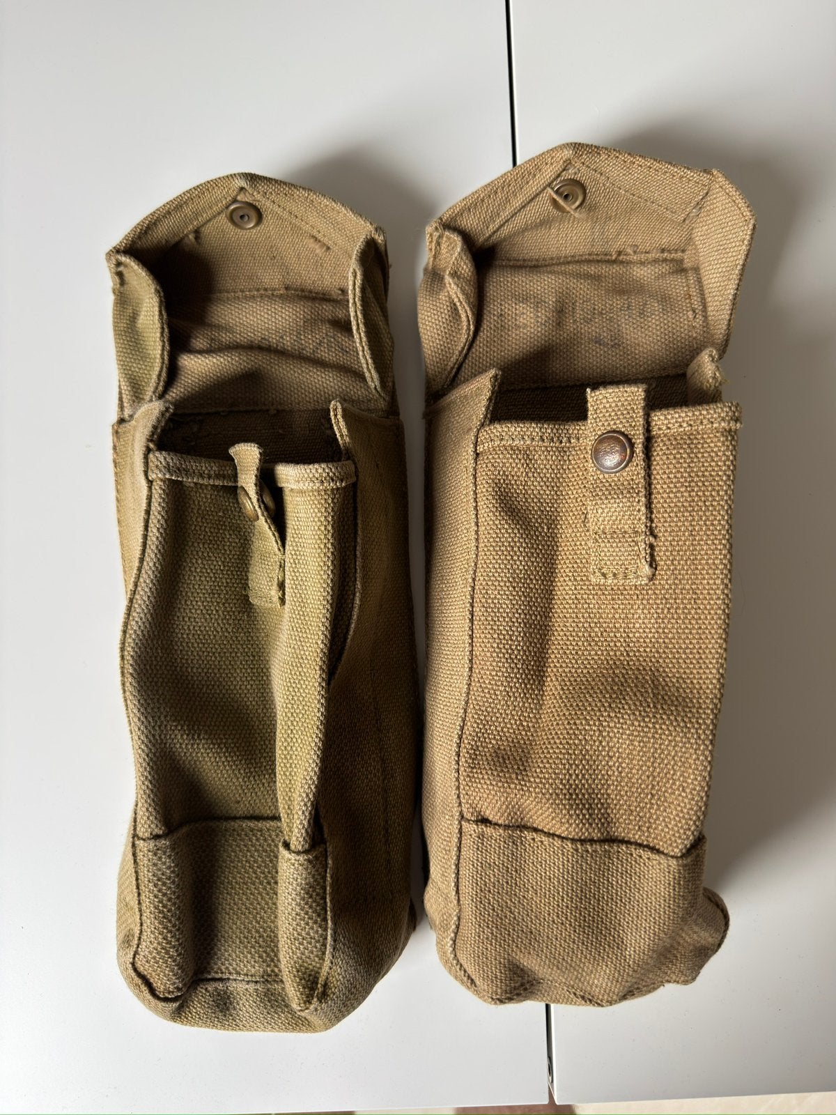 Britse Bren pouches - WW2 origineel, Verzenden, Landmacht, Engeland, Kleding of Schoenen