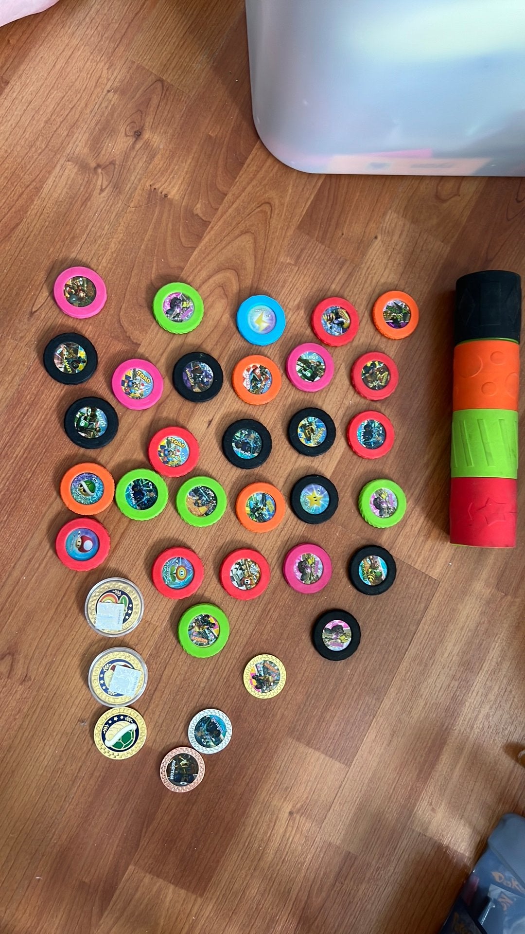 Vrijwel complete PLUS Mario Kart Koins  + koker en limited, Ophalen of Verzenden, Zo goed als nieuw, Jongen of Meisje