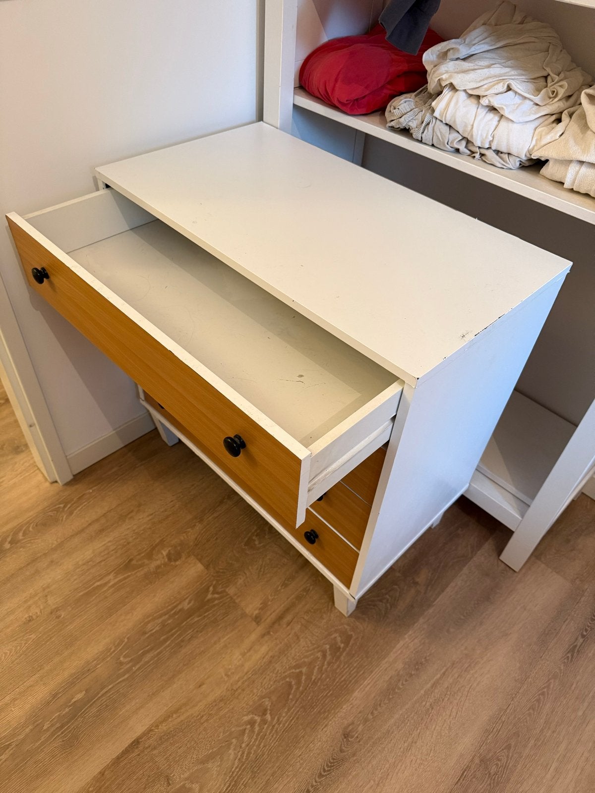 Ladekast wit met houtkleurige laden, Ophalen, Gebruikt, 50 tot 100 cm, 3 of 4 laden