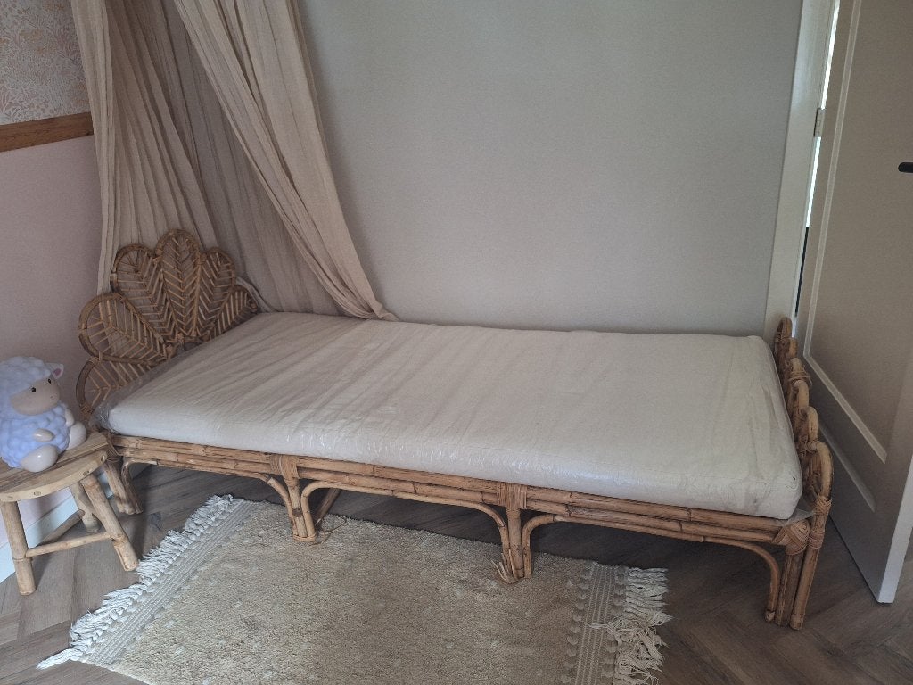Rotan kinderbed 15 euro, Ophalen, Gebruikt, 70 tot 85 cm, Matras