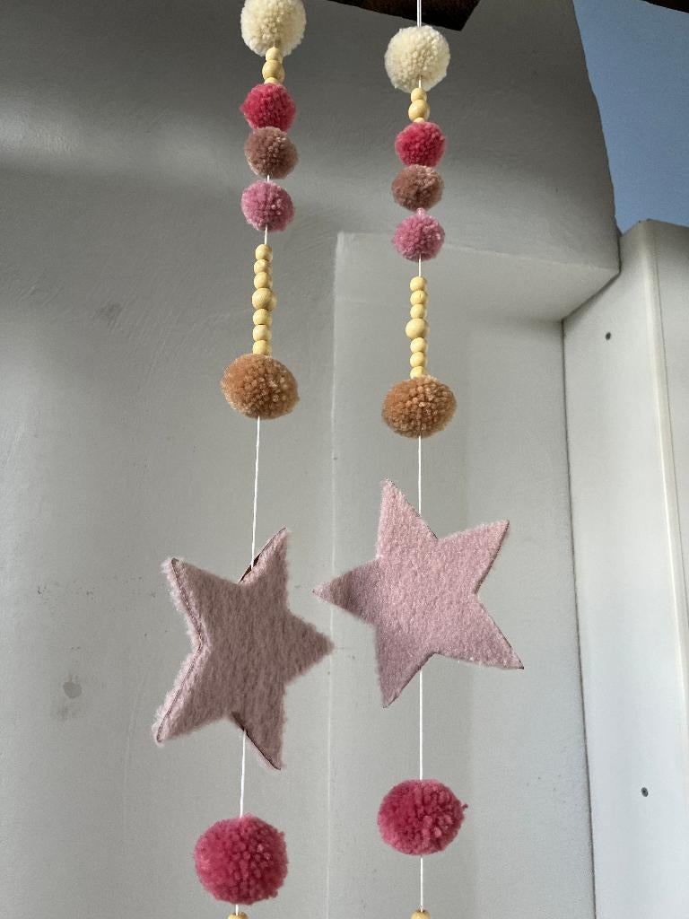 Roze/beige stoffen slingers met pompons en sterren - 2x2m, Kinderen en Baby's, Kinderkamer | Inrichting en Decoratie, Ophalen of Verzenden
