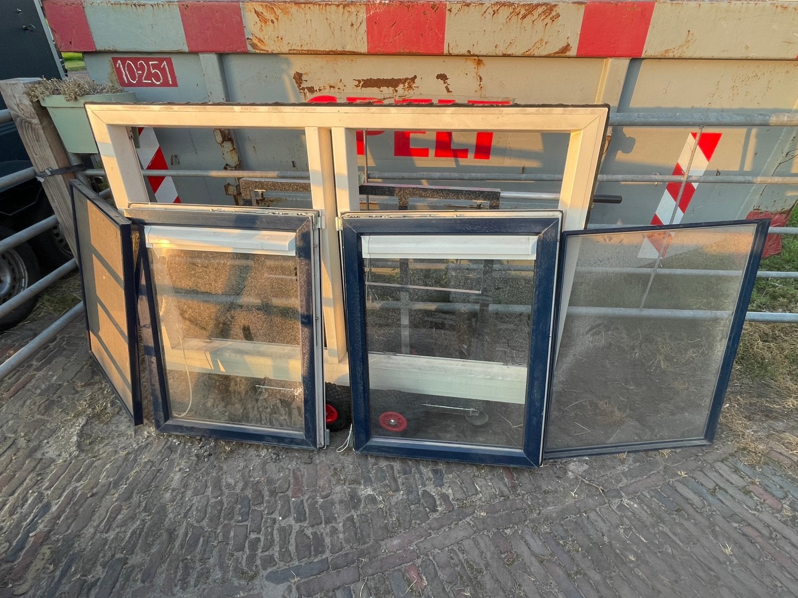 Dubbel draai/kiep raam. Kunststof., Doe-het-zelf en Verbouw, Kozijnen en Schuifpuien, Ophalen, Kunststof, Gebruikt, Raamkozijn
