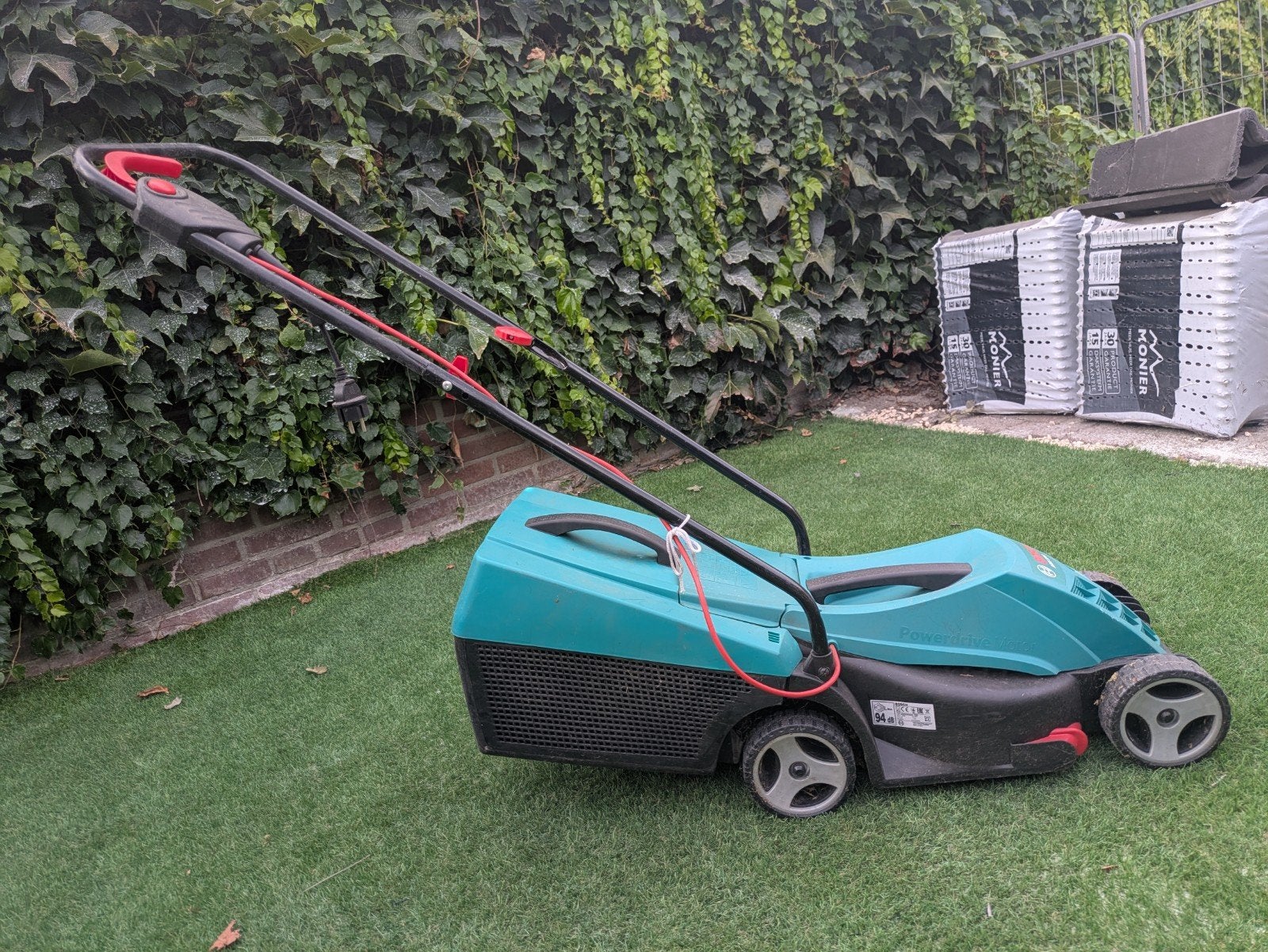 Bosch Rotak 3200 grasmaaier, gebruikt, goede staat, Ophalen, Cirkelmaaier, Gebruikt, Elektrische grasmaaier